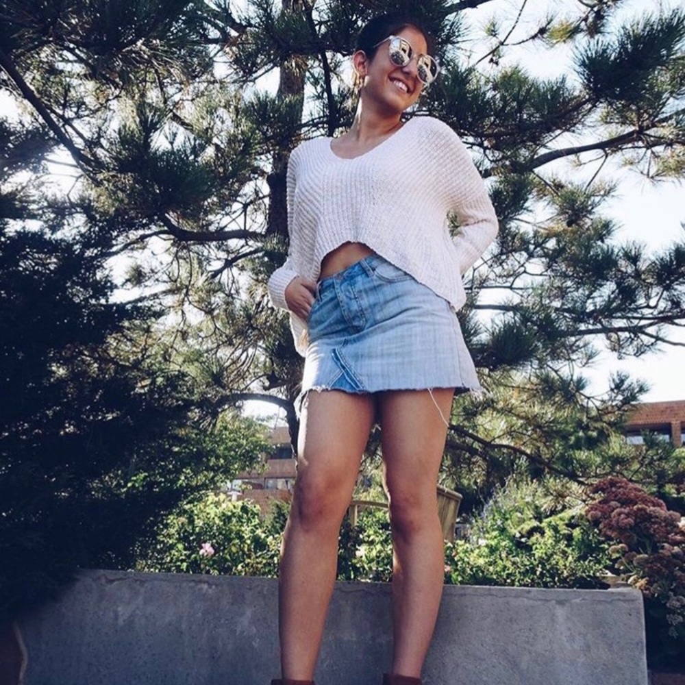 212 NEW YORK DEEP V SWEATER